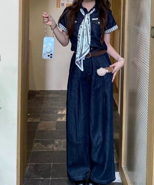 semplice(センプリチェ)の「シャツ × ワイドパンツ デニムセットアップ(セットアップ・レディース・ダークブルー・M/L/S)」の1枚目の写真