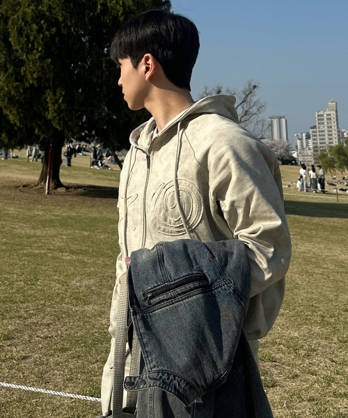 SOMEPLACE MAN（サムプレイス・マン）の「スパンコールスターパッチポイントクラックツーウェイスウェットフードジップアップジャケット[クリーム]（パーカー・メンズ・クリーム・FREE）」の4枚目の写真