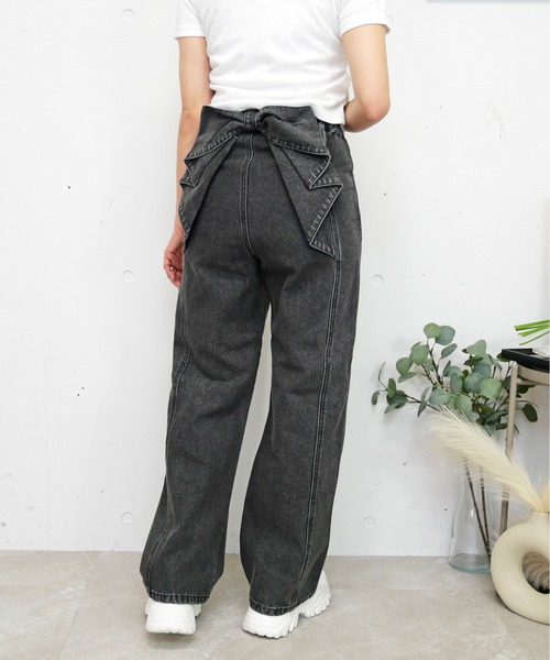 FUN(ファン)の「リボンストレートパンツ(デニムパンツ・レディース・ブラック/サックスブルー・M/S/L)」の2枚目の写真