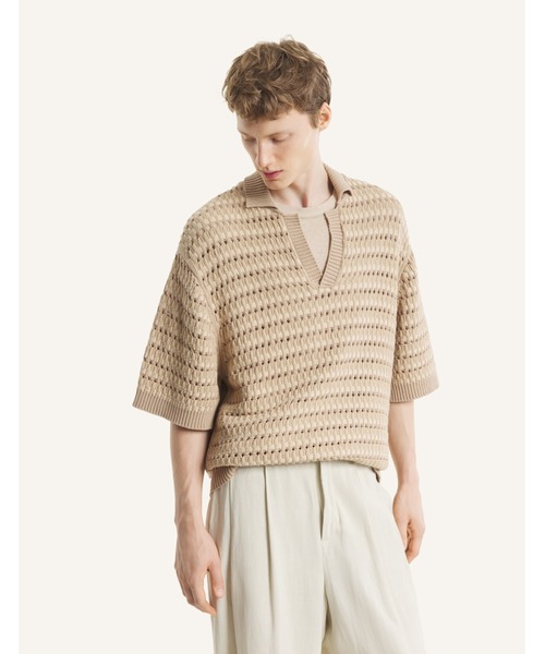 Maison Kitsune（メゾンキツネ）の「BASKET WEAVE KNITTED POLO（ポロシャツ・メンズ・ライトベージュ・XS/S）」の6枚目の写真
