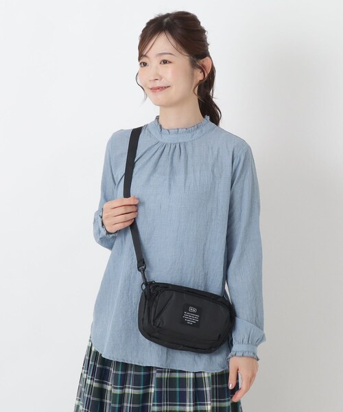 one'sterrace(ワンズテラス)の「KiU フロントポケットミニショルダー(ショルダーバッグ・レディース・グリーン系その他6/ホワイト系9/ブラック系8/ネイビー系5・99)」の20枚目の写真