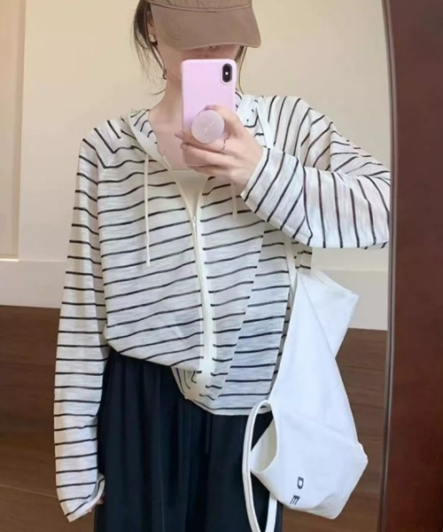 Ritzy(リッツィー)の「フード付・ボーダーZIPパーカー(パーカー・レディース・ホワイト×ブラック/ホワイト×レッド・LARGE/MEDIUM)」の12枚目の写真