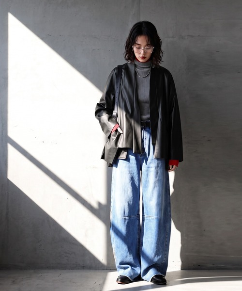antiqua(アンティカ)の「ノーカラーフェイクレザー プリーツ ジャケット(ノーカラージャケット・レディース・ブラック・ONESIZE)」の6枚目の写真