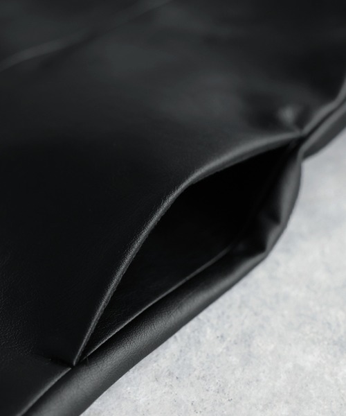 antiqua(アンティカ)の「ノーカラーフェイクレザー プリーツ ジャケット(ノーカラージャケット・レディース・ブラック・ONESIZE)」の17枚目の写真