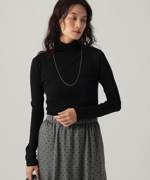Elura(エルーラ)の「ジンジャーモイストタートル<WEB限定カラーあり>/1075326(Tシャツ/カットソー・レディース・チャコールグレー/ダークブラウン/ブラック/ホワイト系その他/ブラック系その他/ホワイト・LARGE/MEDIUM)」の3枚目の写真