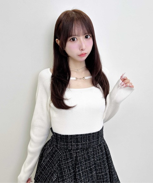 INGNI（イング）の「デコルテオープンビット付リブニット（ニット/セーター・レディース・ブラック/チャコールグレー/ボルドー/オフホワイト・M）」の2枚目の写真
