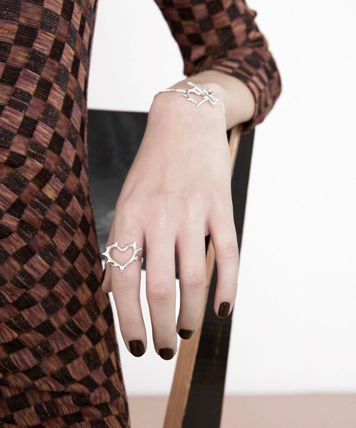 Soierie(ソワリー)の「ローエッジ ハート リング / Raw edge heart ring(リング・レディース・ゴールド/シルバー・FREE)」の2枚目の写真