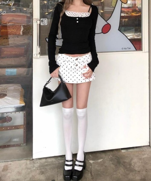 mebole(メボレ)の「fake layered dot top(Tシャツ/カットソー・レディース・ブラック・FREE)」の6枚目の写真