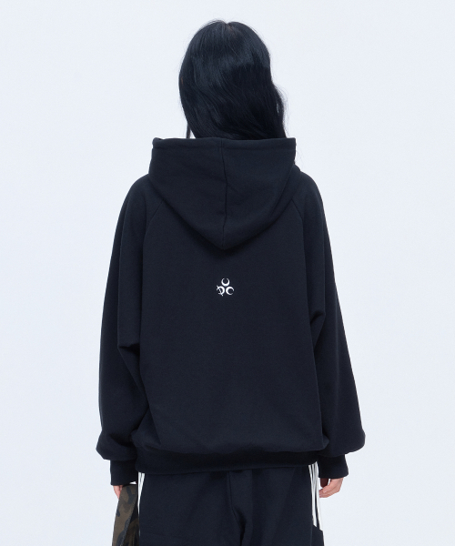 DAUSPICE(ディーオスピス)の「(DUC) Symbol フーディー ブラック(パーカー・レディース・ブラック・MEDIUM/LARGE)」の5枚目の写真