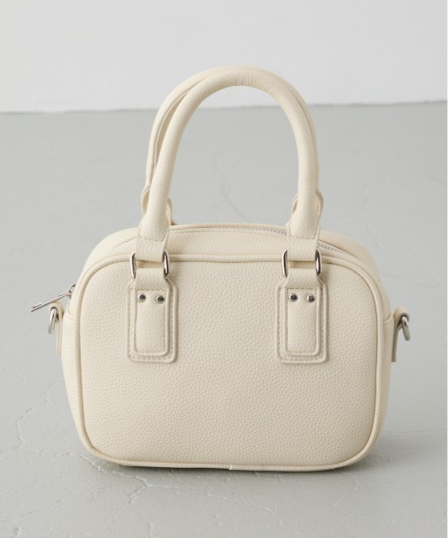 AZUL by moussy(アズールバイマウジー)の「ラウンドスクエア2WAYバッグ ショルダーバッグ ハンドバッグ 肩掛け・斜め掛け ストラップ取り外し◎(ショルダーバッグ・レディース・バーガンディー/ブラック/オフホワイト・FREE)」の1枚目の写真