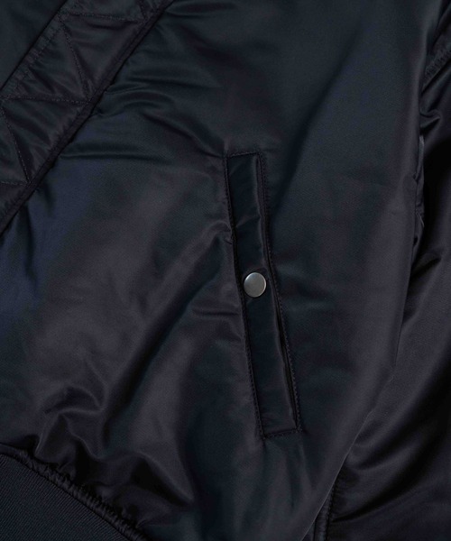 LURAKU(ルラク)の「【LURAKU】Reversible MA-1 Jacket / リバーシブルMA-1ジャケット(MA-1・メンズ・ブラック/カーキ・SMALL/MEDIUM/LARGE)」の11枚目の写真