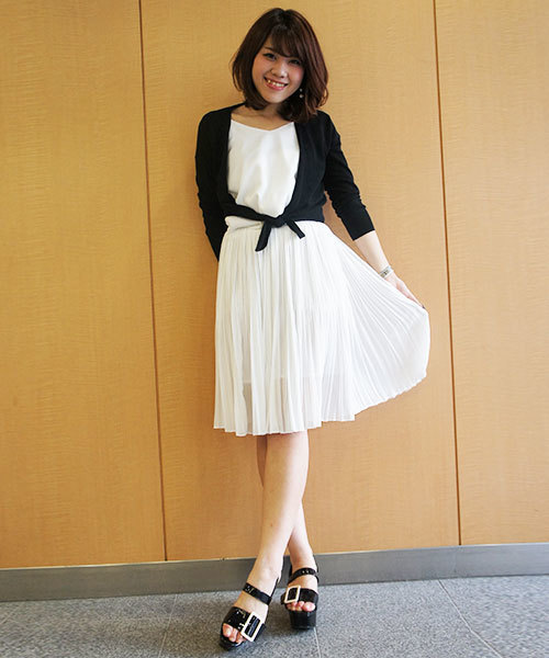 31 Sons de mode(トランテアン ソン ドゥ モード)の「【TGCオードリー亜谷香さん着用アイテム】裾結びカーディガン(カーディガン/ボレロ・レディース・ブラック/オフホワイト/ブルー・FREE)」の3枚目の写真