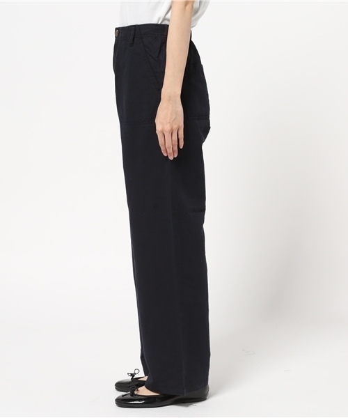 LBC(エルビーシー)の「リネンコットンツイルカーゴパンツ (カーゴパンツ・レディース・オリーブ/ダークネイビー・LARGE/MEDIUM)」の3枚目の写真
