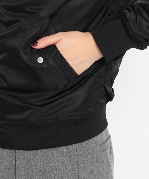 AG by aquagirl（エージーバイアクアガール）の「中綿キルティングMA-1（ブルゾン・レディース・グレー/ブラック/グリーン・38/36）」の9枚目の写真