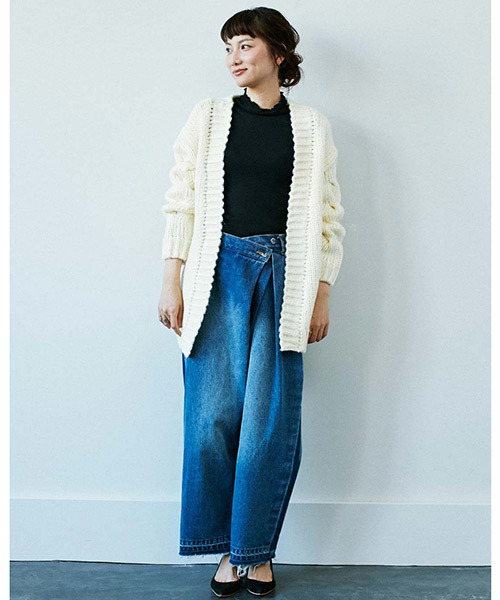 MEDE19F（メデジュウキュウ）の「MEDE19F  繊細な加工にこだわったビッグデニム＜ユーズドブルー＞（デニムパンツ・レディース・インディゴブルー・LARGE/MEDIUM/NM/X-LARGE）」の5枚目の写真