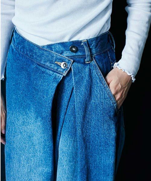 MEDE19F（メデジュウキュウ）の「MEDE19F  繊細な加工にこだわったビッグデニム＜ユーズドブルー＞（デニムパンツ・レディース・インディゴブルー・LARGE/MEDIUM/NM/X-LARGE）」の19枚目の写真