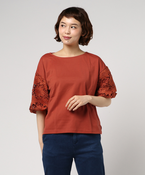 earth music&ecology（アースミュージックアンドエコロジー）の「・レーススリーブプルオーバー（Tシャツ/カットソー・レディース・ライトベージュ/オフホワイト/ダークグリーン/ネイビー/オレンジ系その他/マスタード・FREE）」の6枚目の写真