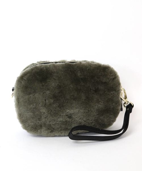 florist（フローリスト）の「シンプルラウンドファーポーチ（ショルダーバッグ・レディース・ブラック/ネイビー/レッド/カーキ/グリーン/ダークグレー/キャメル・FREE）」の4枚目の写真