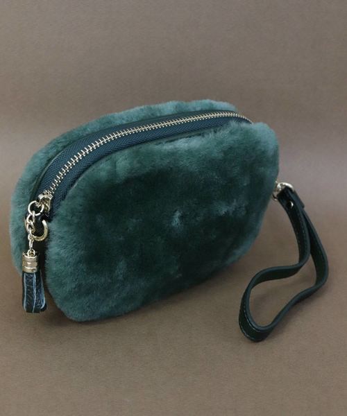 florist（フローリスト）の「シンプルラウンドファーポーチ（ショルダーバッグ・レディース・ブラック/ネイビー/レッド/カーキ/グリーン/ダークグレー/キャメル・FREE）」の5枚目の写真