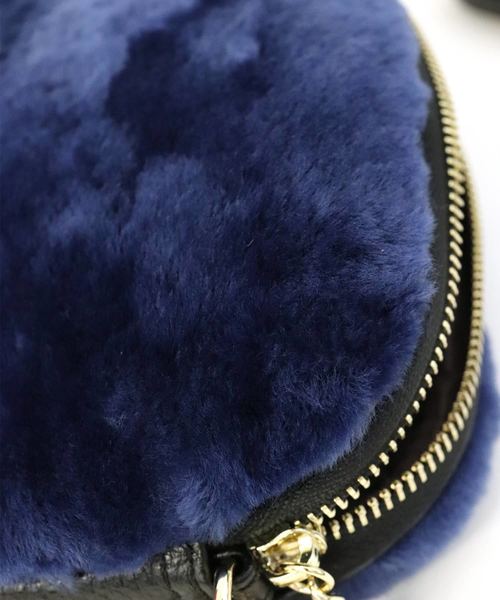 florist（フローリスト）の「シンプルラウンドファーポーチ（ショルダーバッグ・レディース・ブラック/ネイビー/レッド/カーキ/グリーン/ダークグレー/キャメル・FREE）」の12枚目の写真