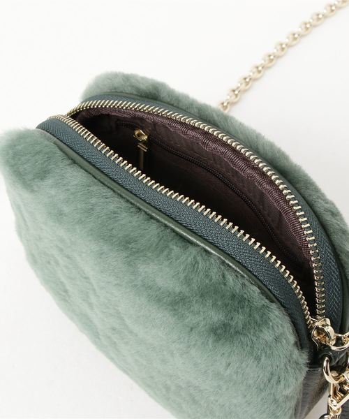 florist（フローリスト）の「シンプルラウンドファーポーチ（ショルダーバッグ・レディース・ブラック/ネイビー/レッド/カーキ/グリーン/ダークグレー/キャメル・FREE）」の10枚目の写真