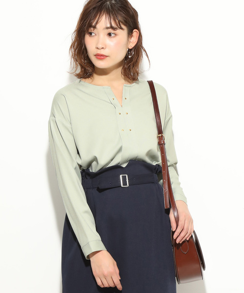 VIS（ビス）の「フロントリベット9分袖ブラウス（シャツ/ブラウス・レディース・ホワイト/ネイビー/グリーン・FREE）」の2枚目の写真