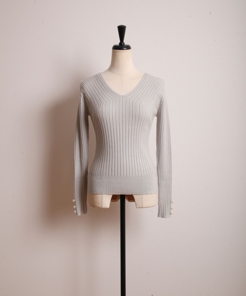 tocco closet（トッコ　クローゼット）の「袖口パール付きVネックリブニットプルオーバー（ニット/セーター・レディース・オフホワイト/ミント/ラベンダー/ブラック/パープル/ピンク系その他/ライトベージュ・M）」の12枚目の写真