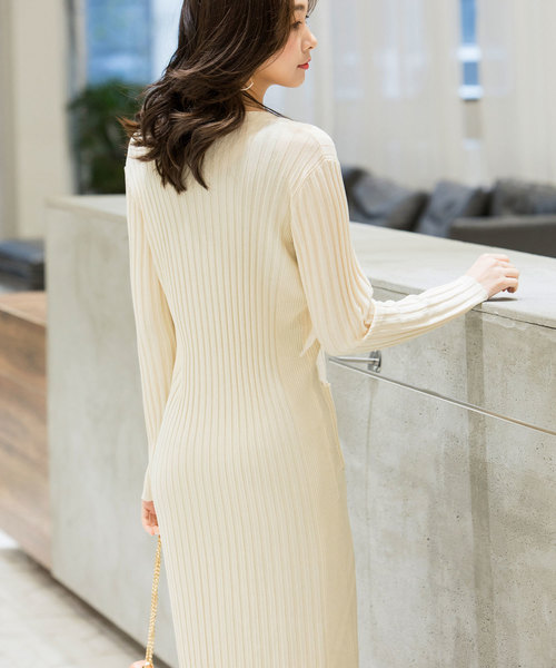 SAISON DE PAPILLON（セゾンドパピヨン）の「シェルボタン変形リブロングカーディガン（カーディガン/ボレロ・レディース・ブラウン系その他/アイボリー/ベージュ/ラベンダー・M/L）」の5枚目の写真