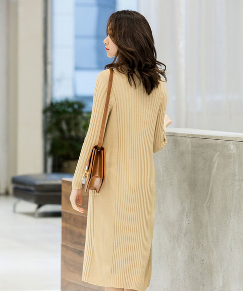 SAISON DE PAPILLON（セゾンドパピヨン）の「シェルボタン変形リブロングカーディガン（カーディガン/ボレロ・レディース・ブラウン系その他/アイボリー/ベージュ/ラベンダー・M/L）」の10枚目の写真