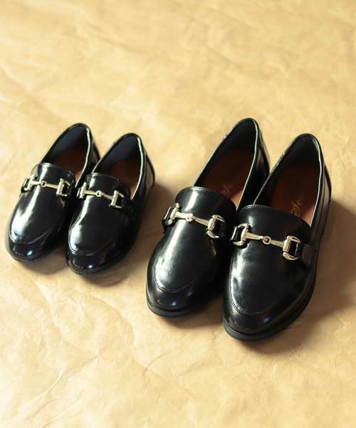 SESTO（セスト）の「ママとお揃い。キッズ用ビットつきローファーパンプス（ローファー・キッズ・ホワイト/ブラック/レッド/シルバー/キャメル・17.0cm/18.0cm/19.0cm/20.0cm/21.0cm）」の3枚目の写真