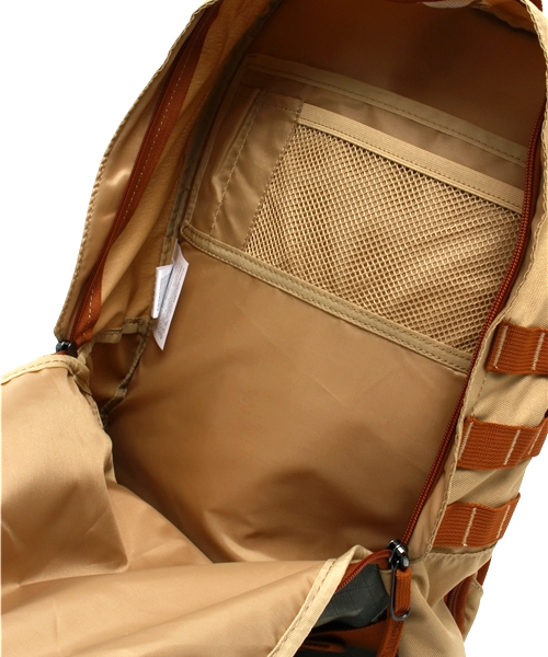 NIXON（ニクソン）の「NIXON SMITH Ⅱ（バックパック/リュック・メンズ・ブラック/レッド/カモフラージュ/マルチ・ONE SIZE）」の14枚目の写真