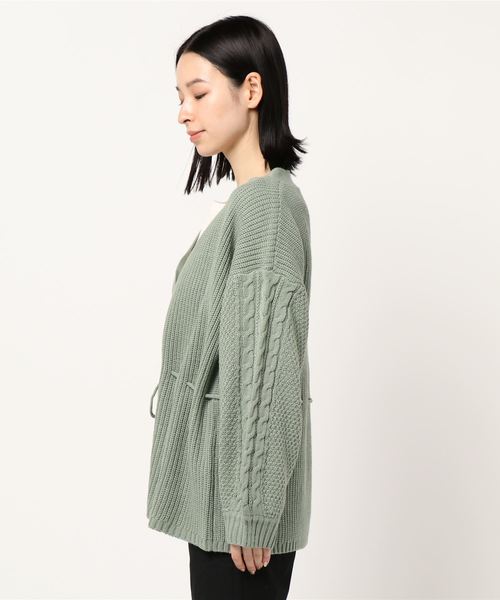 POU DOU DOU(プードゥドゥ)の「ケーブル編みチュニックニットカーディガン(ニット/セーター・レディース・キナリ/モカ/グリーン・3)」の20枚目の写真