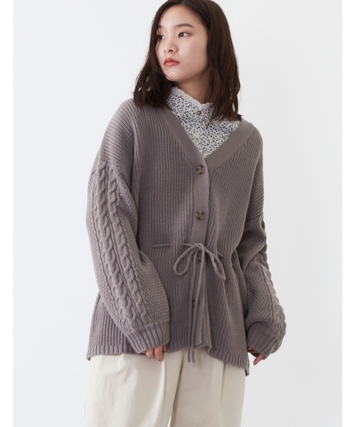 POU DOU DOU(プードゥドゥ)の「ケーブル編みチュニックニットカーディガン(ニット/セーター・レディース・キナリ/モカ/グリーン・3)」の5枚目の写真