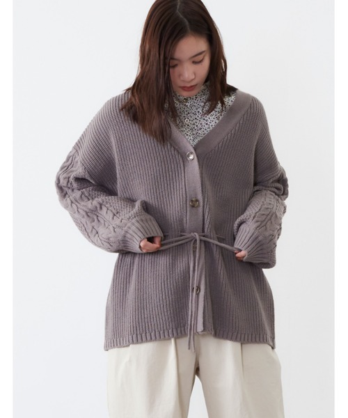 POU DOU DOU(プードゥドゥ)の「ケーブル編みチュニックニットカーディガン(ニット/セーター・レディース・キナリ/モカ/グリーン・3)」の6枚目の写真