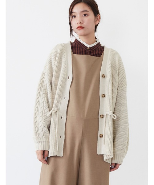 POU DOU DOU(プードゥドゥ)の「ケーブル編みチュニックニットカーディガン(ニット/セーター・レディース・キナリ/モカ/グリーン・3)」の11枚目の写真