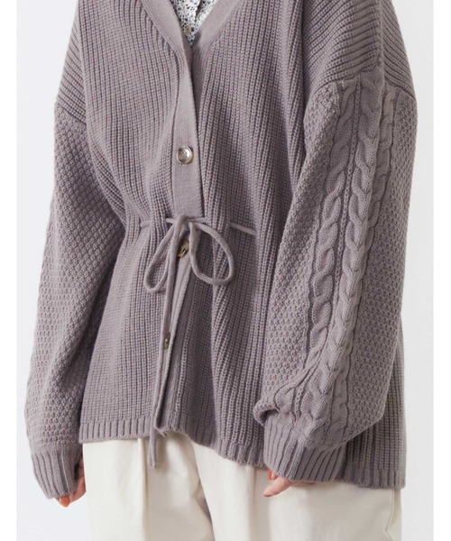 POU DOU DOU(プードゥドゥ)の「ケーブル編みチュニックニットカーディガン(ニット/セーター・レディース・キナリ/モカ/グリーン・3)」の13枚目の写真