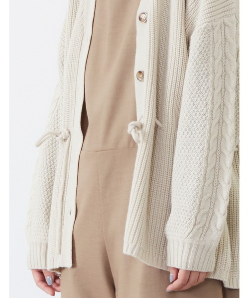 POU DOU DOU(プードゥドゥ)の「ケーブル編みチュニックニットカーディガン(ニット/セーター・レディース・キナリ/モカ/グリーン・3)」の17枚目の写真