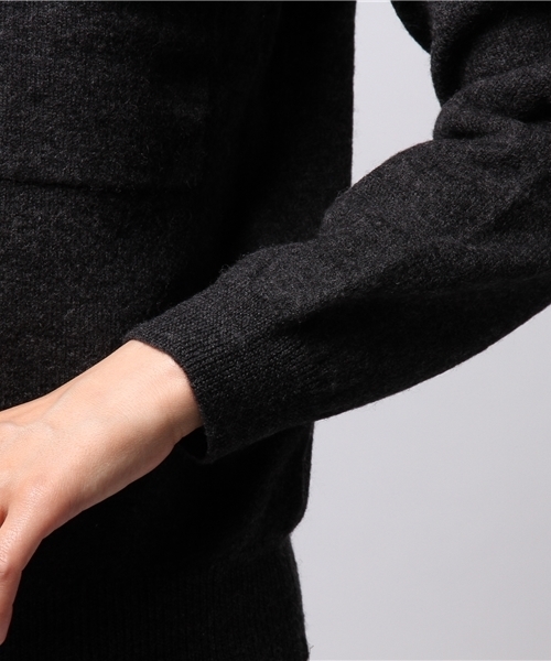 ELFORBR(エルフォーブル)の「圧縮ウールミリタリープルオーバー(ニット/セーター・レディース・チャコールグレー/カーキ・MEDIUM)」の4枚目の写真