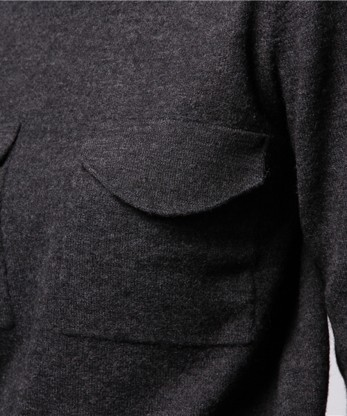 ELFORBR(エルフォーブル)の「圧縮ウールミリタリープルオーバー(ニット/セーター・レディース・チャコールグレー/カーキ・MEDIUM)」の5枚目の写真