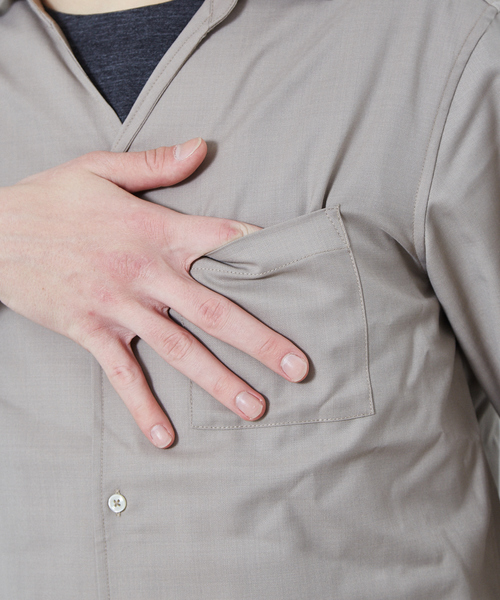 ABAHOUSE（アバハウス）の「【セットアップ対応】ライトウール  Vネック スキッパー シャツ（シャツ/ブラウス・メンズ・チャコールグレー/カーキ/オレンジ系その他/グレイッシュベージュ・44/46/48）」の21枚目の写真