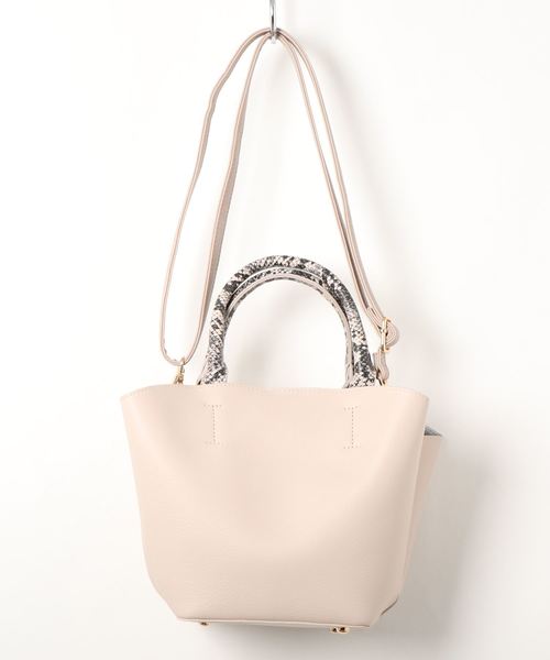 natural couture(ナチュラルクチュール)の「ハンドル配色中トート(ショルダーバッグ・レディース・グレイッシュベージュ/カーキ/モカ・FREE)」の1枚目の写真