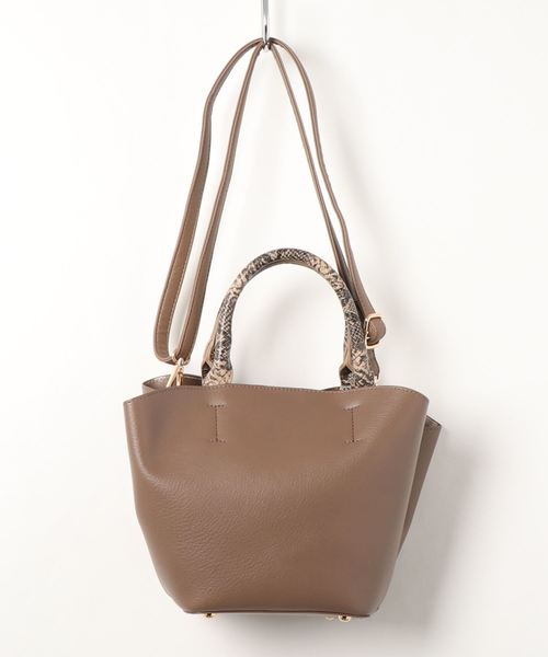 natural couture(ナチュラルクチュール)の「ハンドル配色中トート(ショルダーバッグ・レディース・グレイッシュベージュ/カーキ/モカ・FREE)」の2枚目の写真