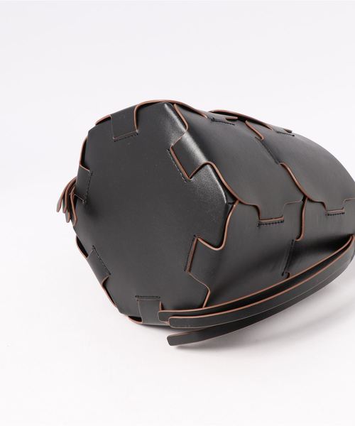 TODAYFUL（トゥデイフル）の「ウェーブバケットバッグ（ショルダーバッグ・レディース・ホワイト/ブラック・FREE）」の9枚目の写真