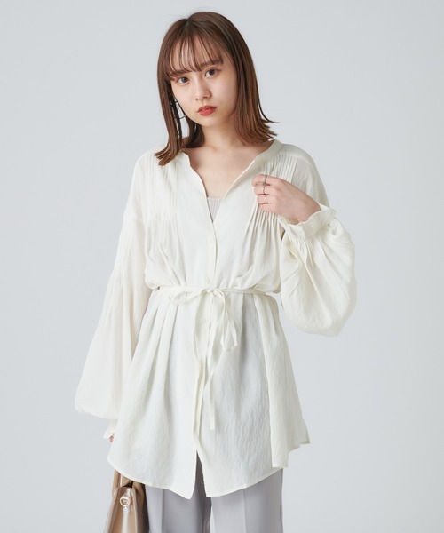 mystic（ミスティック）の「ピンタックボリュームブラウス（シャツ/ブラウス・レディース・ライトグレー/ベージュ/オフホワイト/イエロー・FREE）」の2枚目の写真