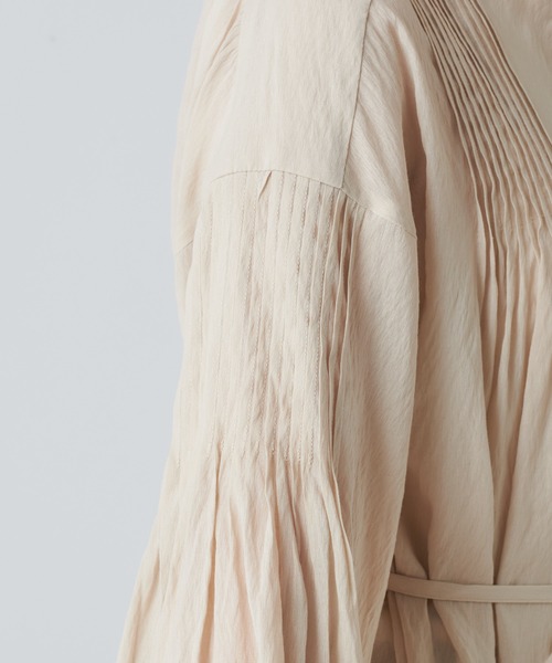 mystic（ミスティック）の「ピンタックボリュームブラウス（シャツ/ブラウス・レディース・ライトグレー/ベージュ/オフホワイト/イエロー・FREE）」の13枚目の写真