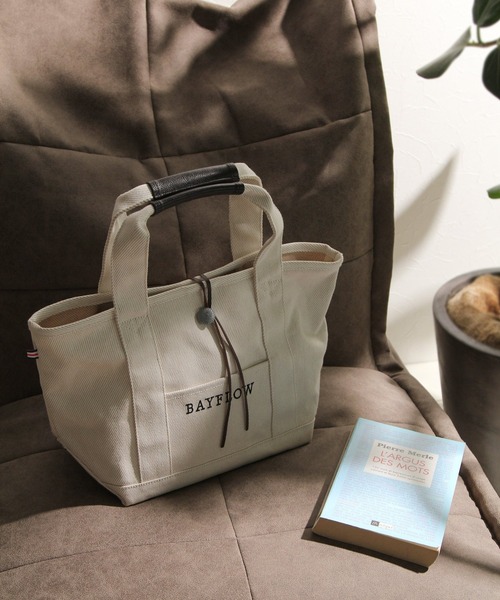 BAYFLOW（ベイフロー）の「RECOVERコンチョロゴトート M（トートバッグ・レディース・アイボリー/ネイビー・FREE）」の5枚目の写真