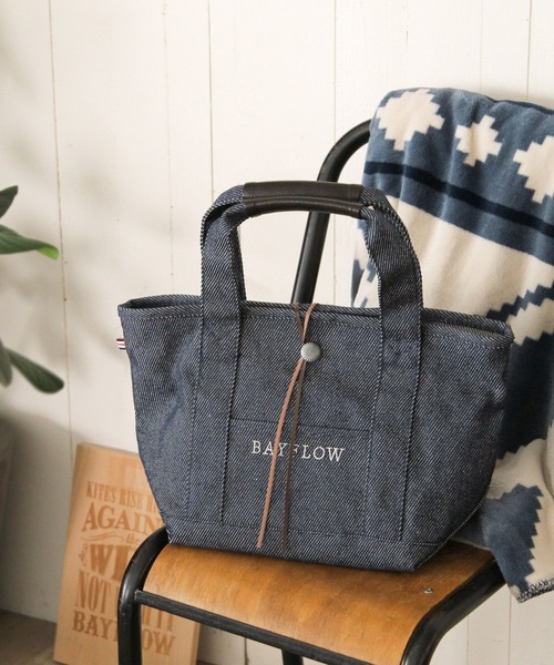 BAYFLOW（ベイフロー）の「RECOVERコンチョロゴトート M（トートバッグ・レディース・アイボリー/ネイビー・FREE）」の6枚目の写真