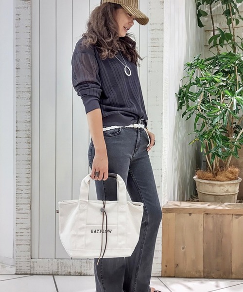 BAYFLOW（ベイフロー）の「RECOVERコンチョロゴトート M（トートバッグ・レディース・アイボリー/ネイビー・FREE）」の7枚目の写真