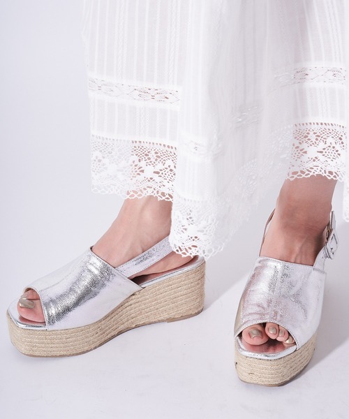 Chico（チコ）の「レザーベルト厚底ジュートサンダル（サンダル・レディース・アイボリー/ブラック/シルバー・LARGE/SMALL/MEDIUM）」の3枚目の写真