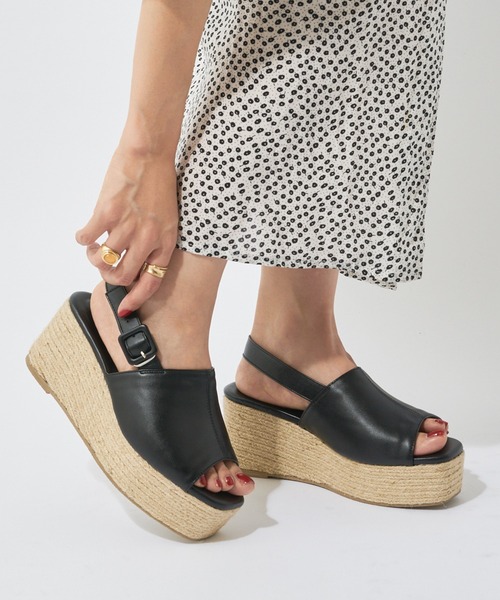 Chico（チコ）の「レザーベルト厚底ジュートサンダル（サンダル・レディース・アイボリー/ブラック/シルバー・LARGE/SMALL/MEDIUM）」の2枚目の写真